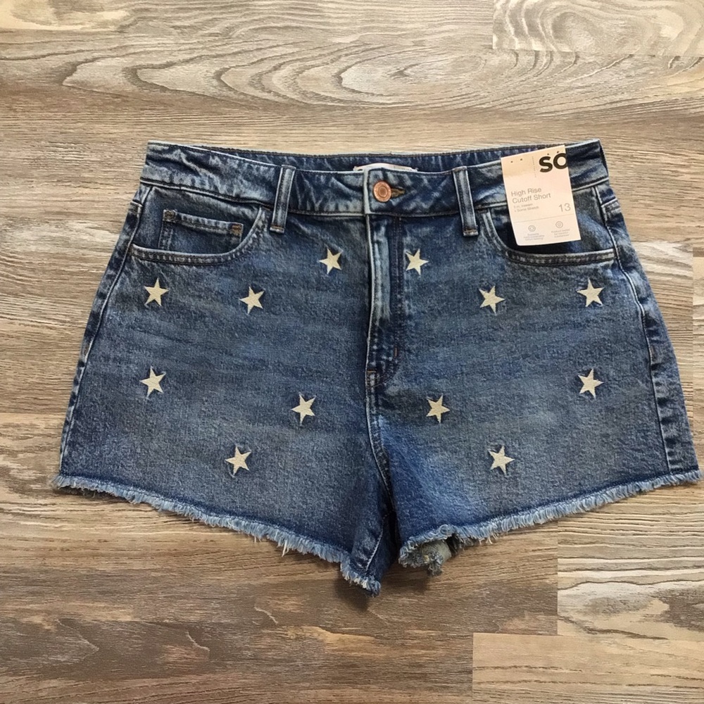 SO Super High Rise Cut Off Short Medium Star Frayed Hem 13/31 NWT